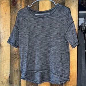 Lululemon tshirt